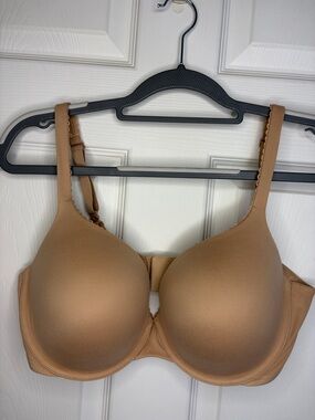 Victoria's Secret Molded T-Shirt Bra in Tan